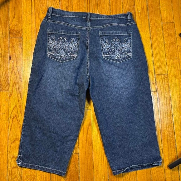 Pants - Y2K style Gloria Vanderbilt Amanda capri jeans size 12